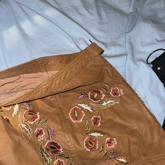 FREE PEOPLE Alanis Moto Mini Skirt Size 6 Embroidered Boho Western Cowgirl - Picture 6 of 9